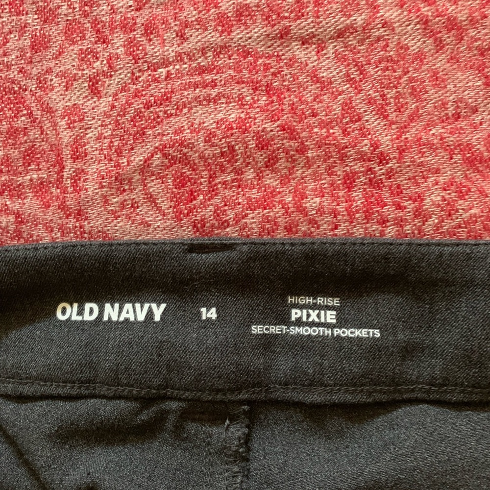 Old Navy pixie pants size 14